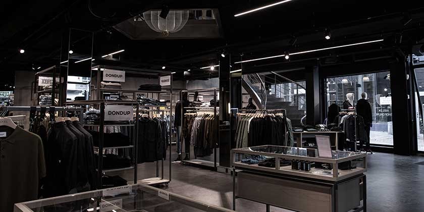 Gavmild Variant stang Axel Aarhus - tøjbutik med modetøj og designertøj til fyre