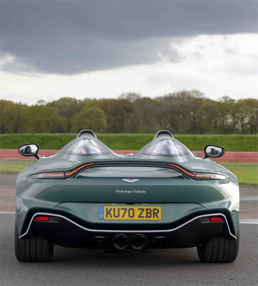 Aston Martin Speedster V12