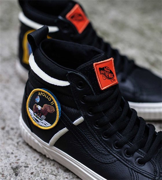 Nasa x Vans