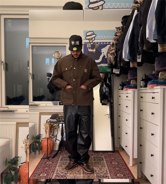Anas i Carhartt outfit